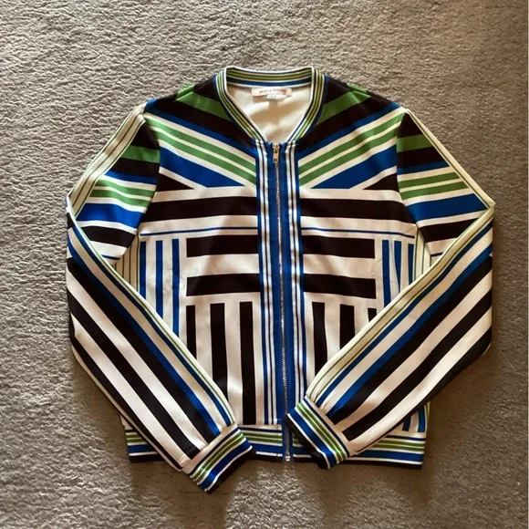 Track Suit - Picture 5 of 6